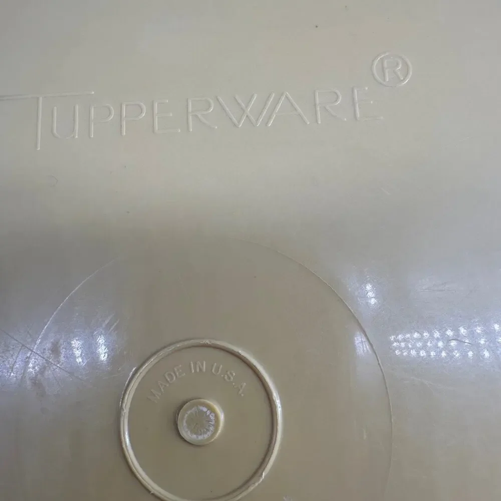 Vintage Tupperware Round Cake Taker 719-1 Harvest Gold Carrier USA